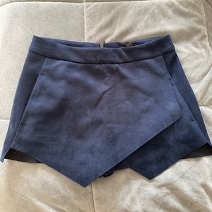 Aqua Brand Super Soft Navy Suede Skort (Size Small)